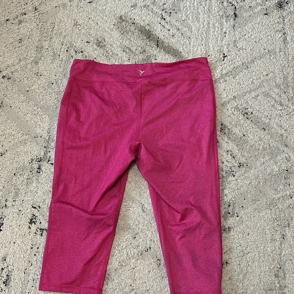 2 Pair Old Navy Active Crop Leggings: Tropical with sheer accents & Pink XXL EUC - Picture 5 of 9